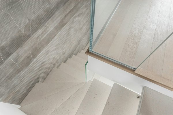 Comparaison des garde-corps : avantages et inconvénients des différents types